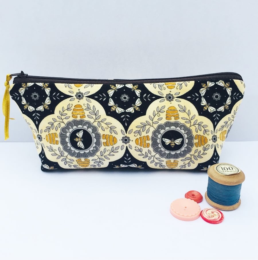 Bee Make Up Bag