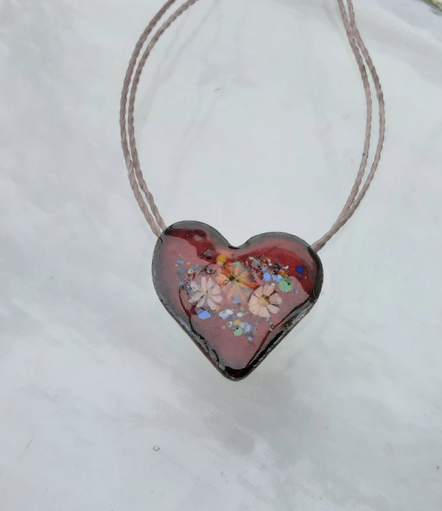 SMALL, DAINTY ENAMELLED HEART NECKLACE - 16" LONG