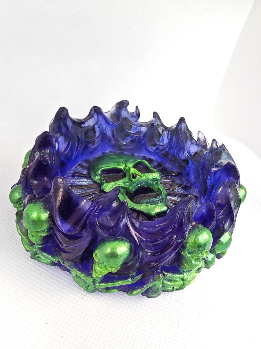 Beetlejuice Skull Ashtray: Handmade Gothic Resin Tray, Halloween Decor