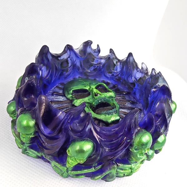 Beetlejuice Skull Ashtray: Handmade Gothic Resin Tray, Halloween Decor
