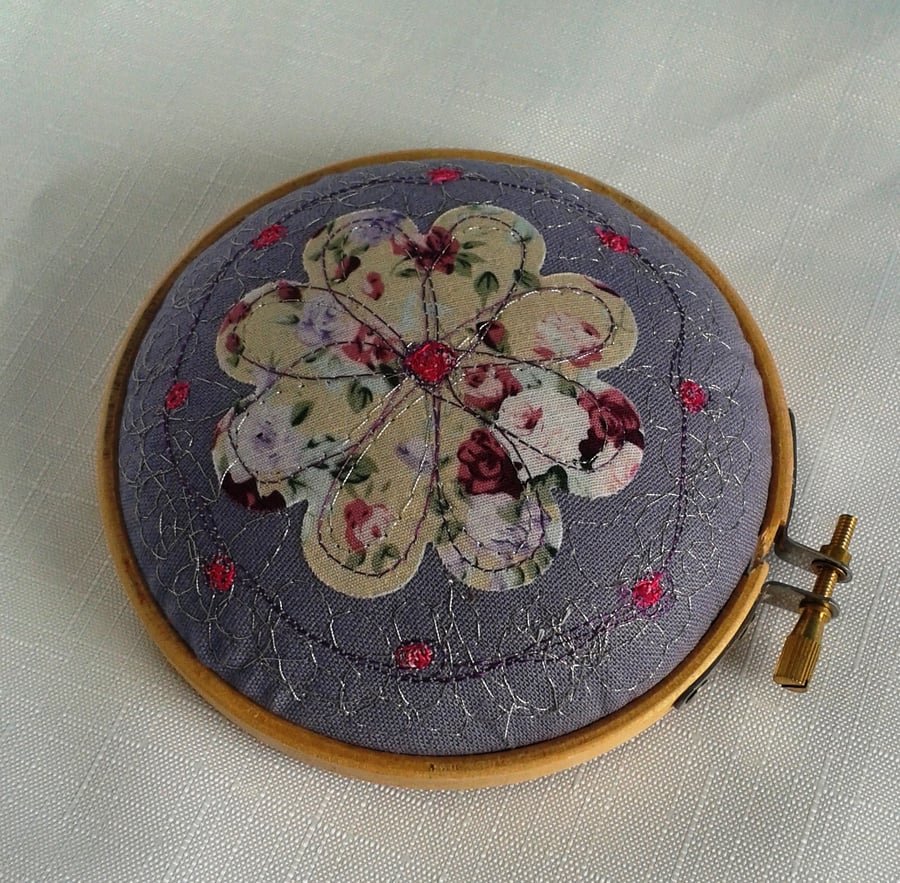 Round Pin Cushion, Pincushion, Flower Pincushion, Embroidery Hoop Pincushion, 