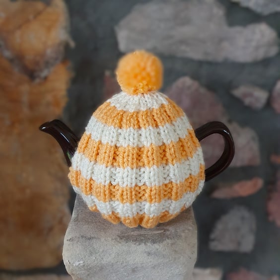Vegan Small Tea Cosy for 2 Cup Tea Pot, Cornish Style, Hand Knitted