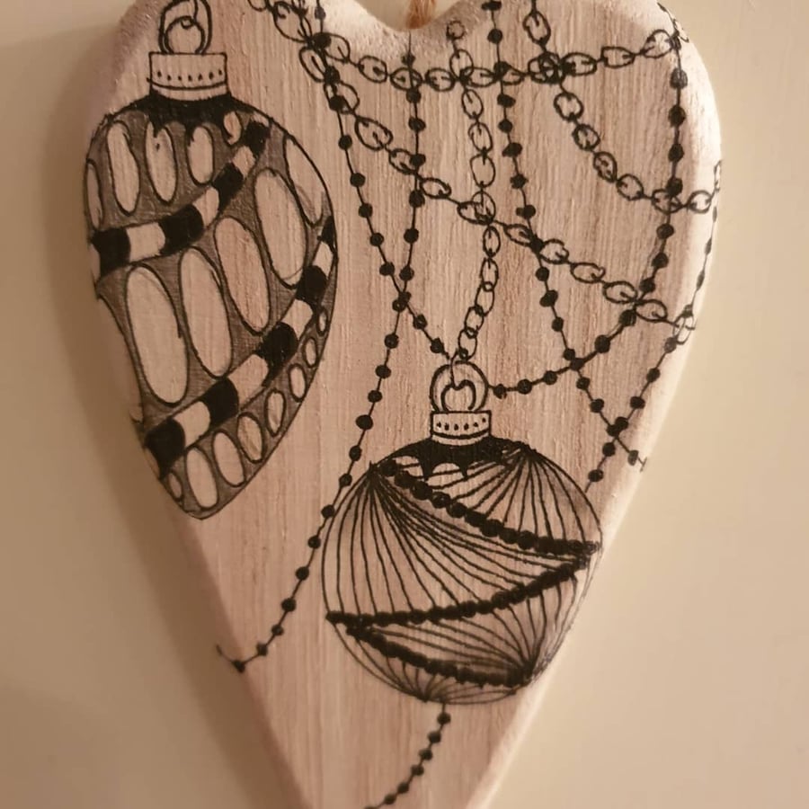 Baubles chucky wooden heart 