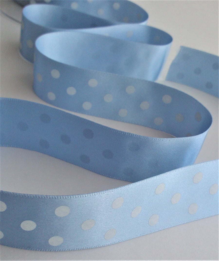 5.5 metres blue and white spots ribbon