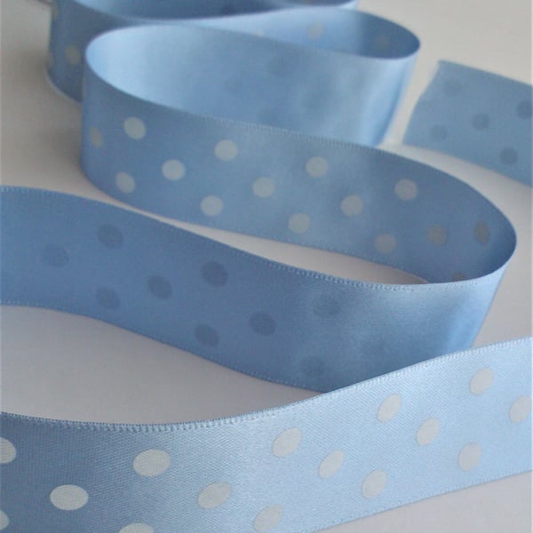 5.5 metres blue and white spots ribbon