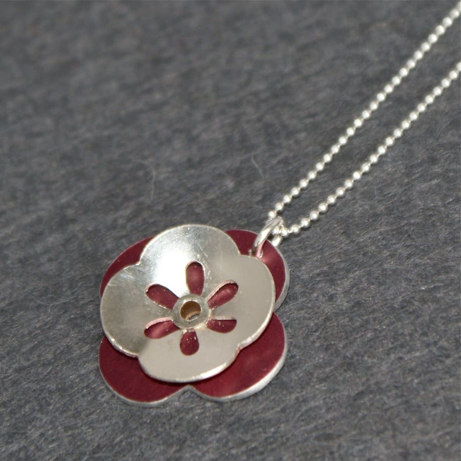 Retro flower pendant necklace - pansy