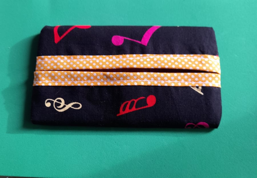 Tissue cover - handy tissue pack