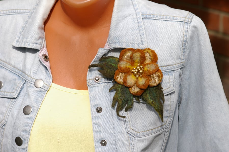 Handmade Felt Wool Flower Brooch – Elegant Statement Piece