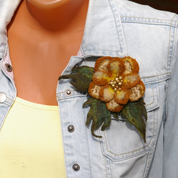Handmade Felt Wool Flower Brooch – Elegant Statement Piece