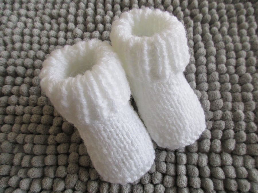 Newborn White Baby Booties