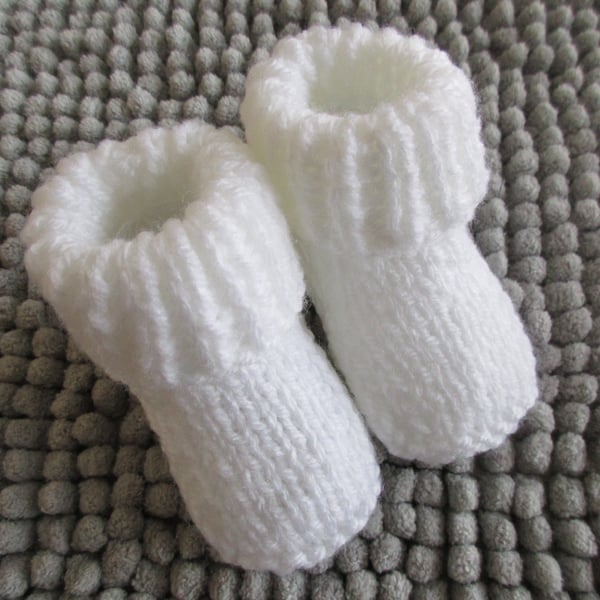 Newborn White Baby Booties