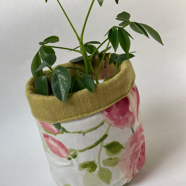 Medium fabric basket: plant pot, cosmetics etc Pink and green roses.