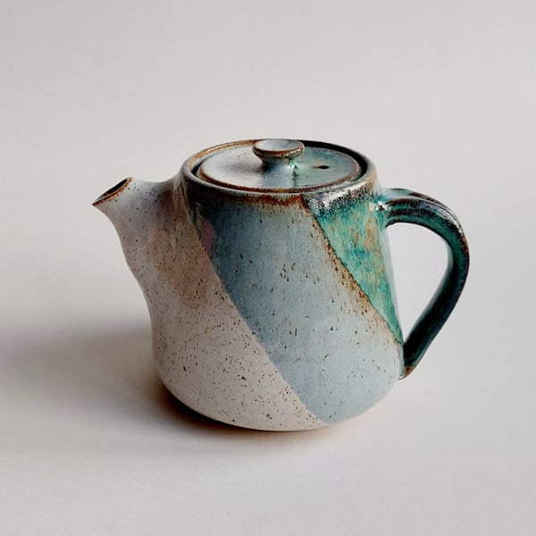 Handmade thrown stoneware Teapot in Gardom's Green glaze