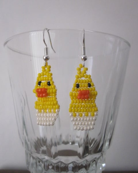 Easter Chick Beadwork Earrings (1)