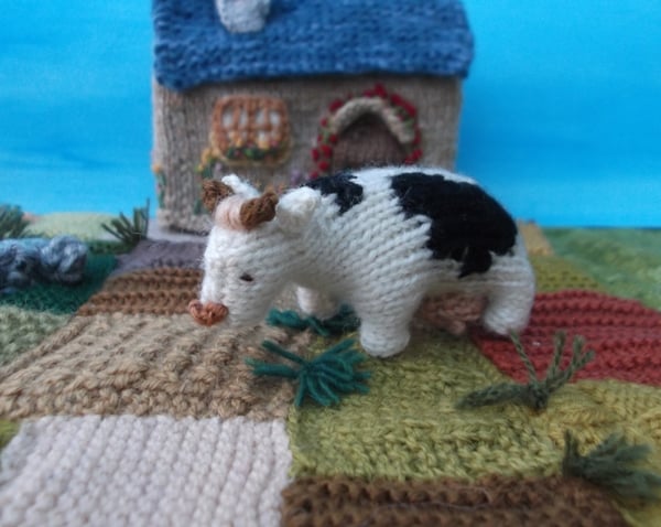 Knitted cow
