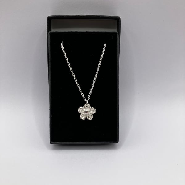 Fine Silver Daisy Pendant on 16 inch Chain