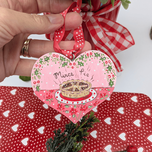 Mince Pie hand-painted Christmas heart decoration 