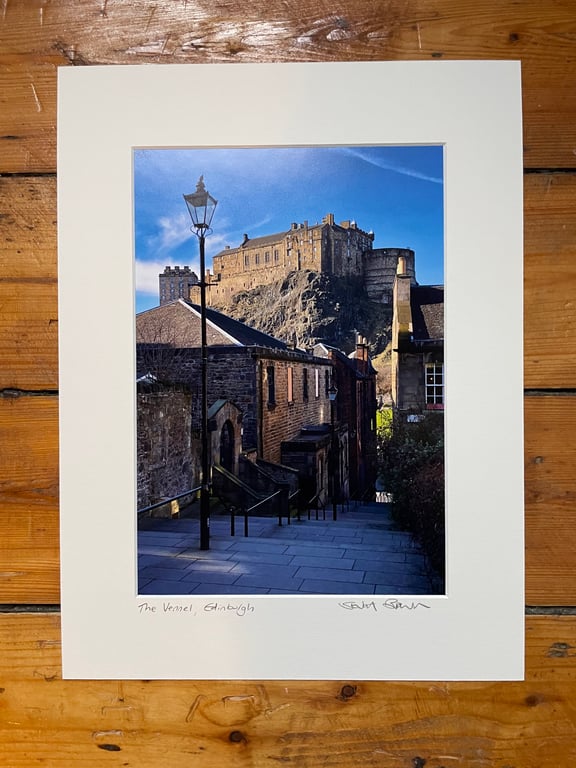 ‘The Vennel’ Edinburgh Signed Mounted Print 30 x 40cm FREE DELIVERY