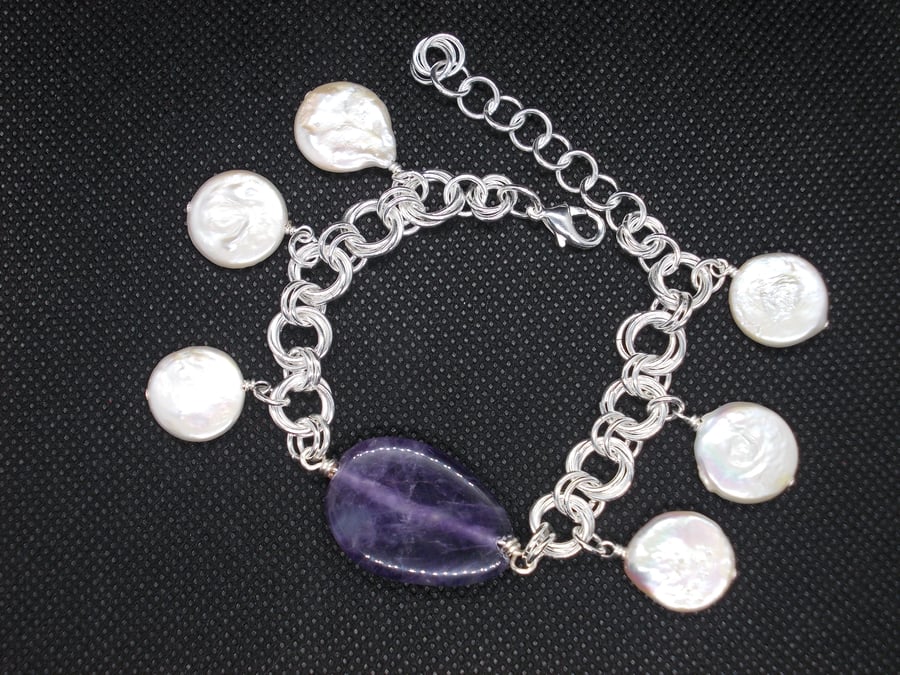Amethyst and pearl chainmaille bracelet