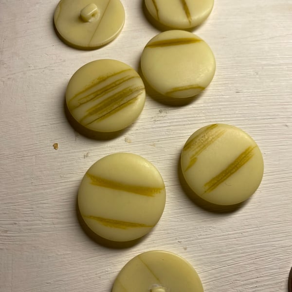 Set of 7, 3cm vintage flat button neutral colours