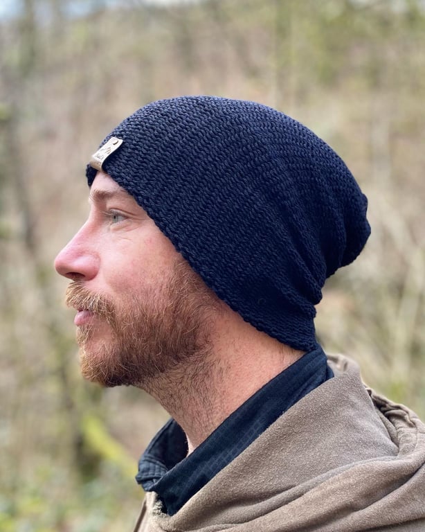 Slouchy style beanie hat in Liquorice Black wool (unisex)