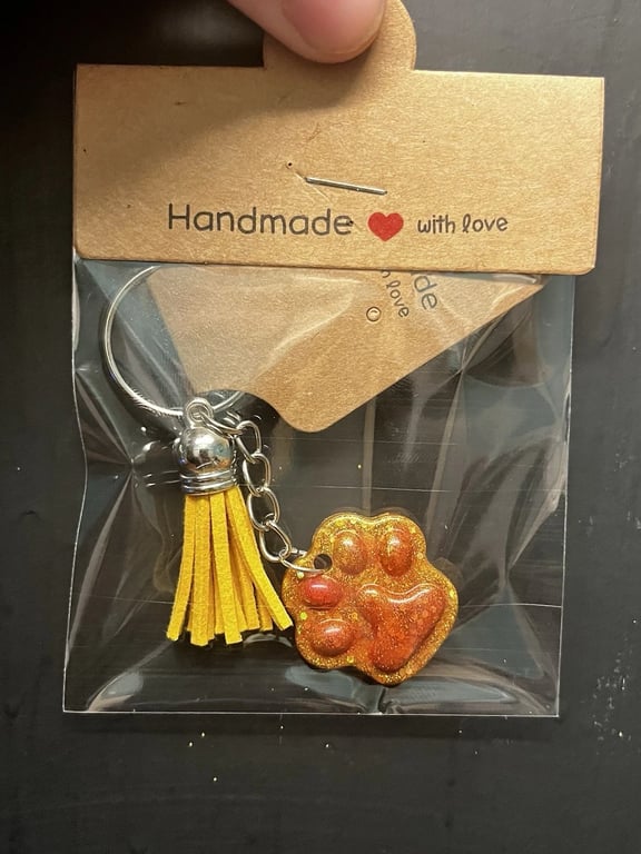 Resin Paw print keyring