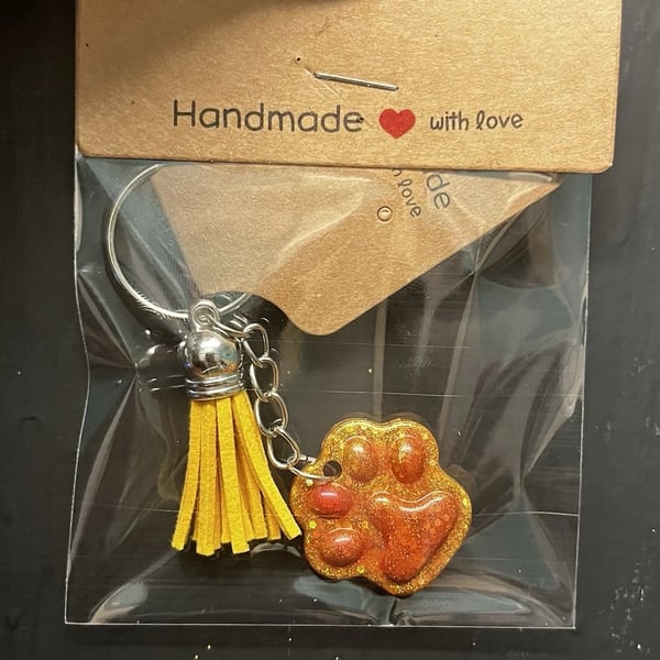 Resin Paw print keyring