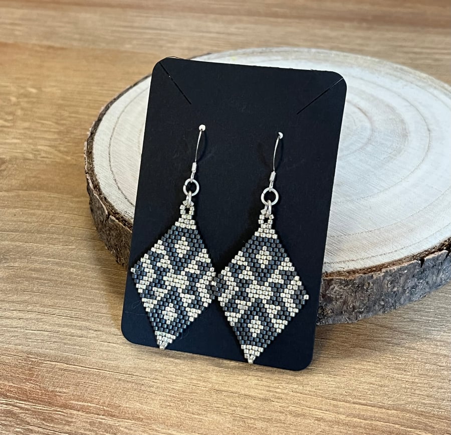Southwestern inspired beaded tribal earrings in dark grey and silver