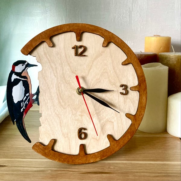 Woodpecker clock