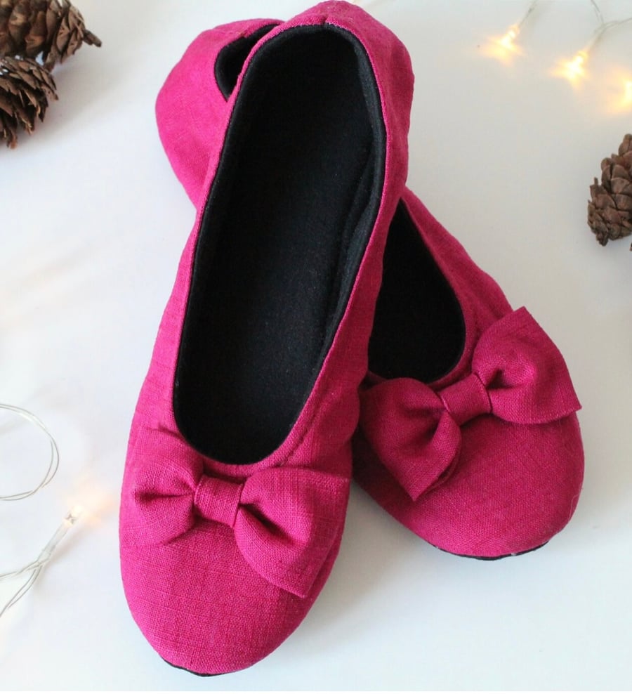Ruby Red linen ladies slippers, ladies gifts, mum gifts, house shoes.