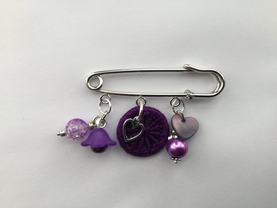 Kilt Shawl Pin with Dorset Button in Purple