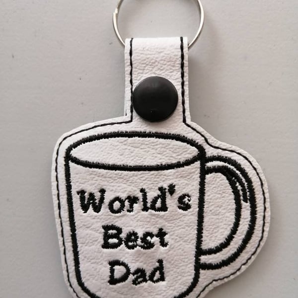 797. World's best dad mug keyring.