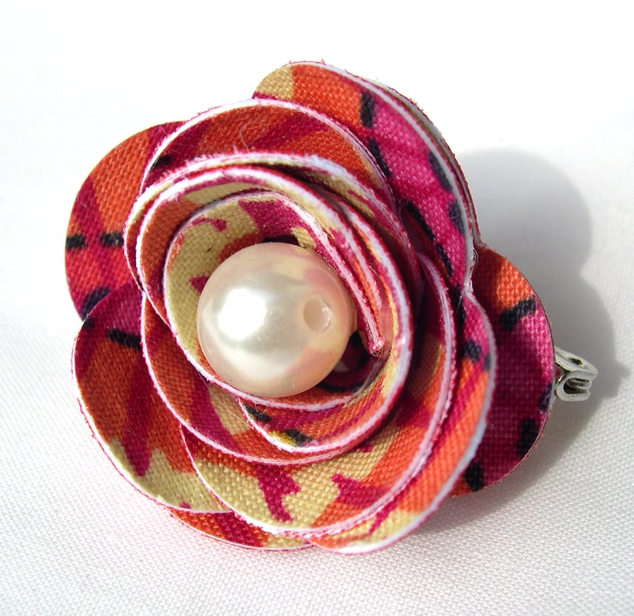Hardened Fabric Ditsy Floral Pink Rose Brooch 