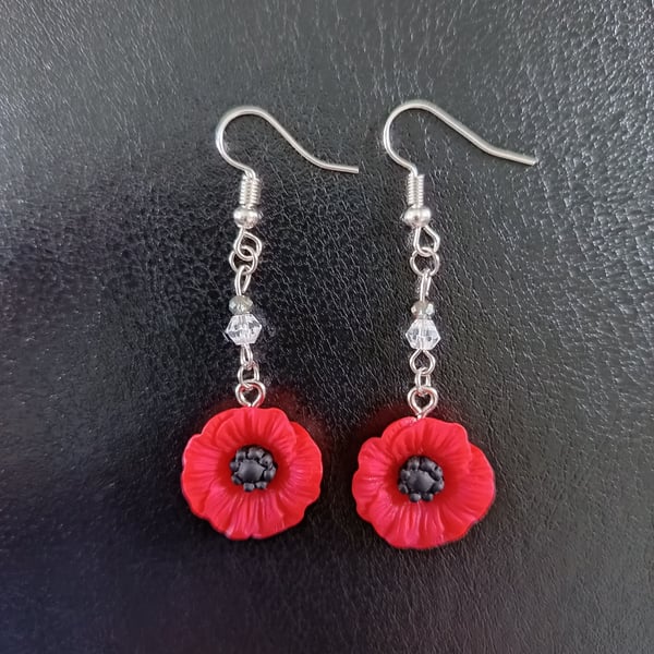 Poppy charm beaded dangle earrings 