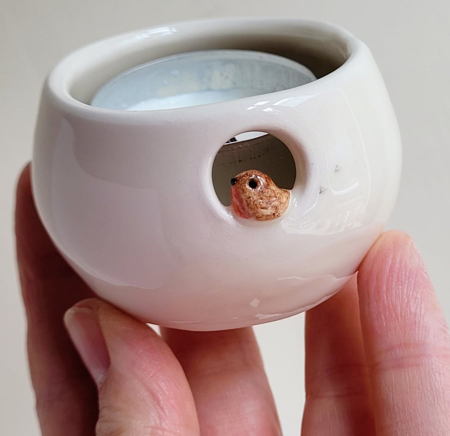 Ceramic red robin bird tealight with birdprints and cutout