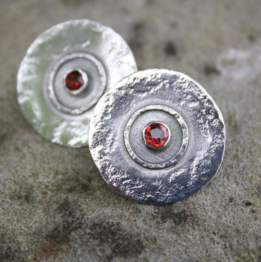 Silver and garnet disc earrings 