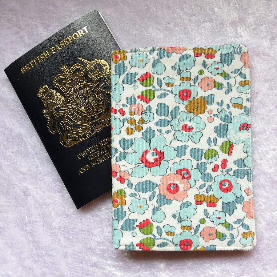 Passport Cover.  Passport sleeve.  Betsy design.