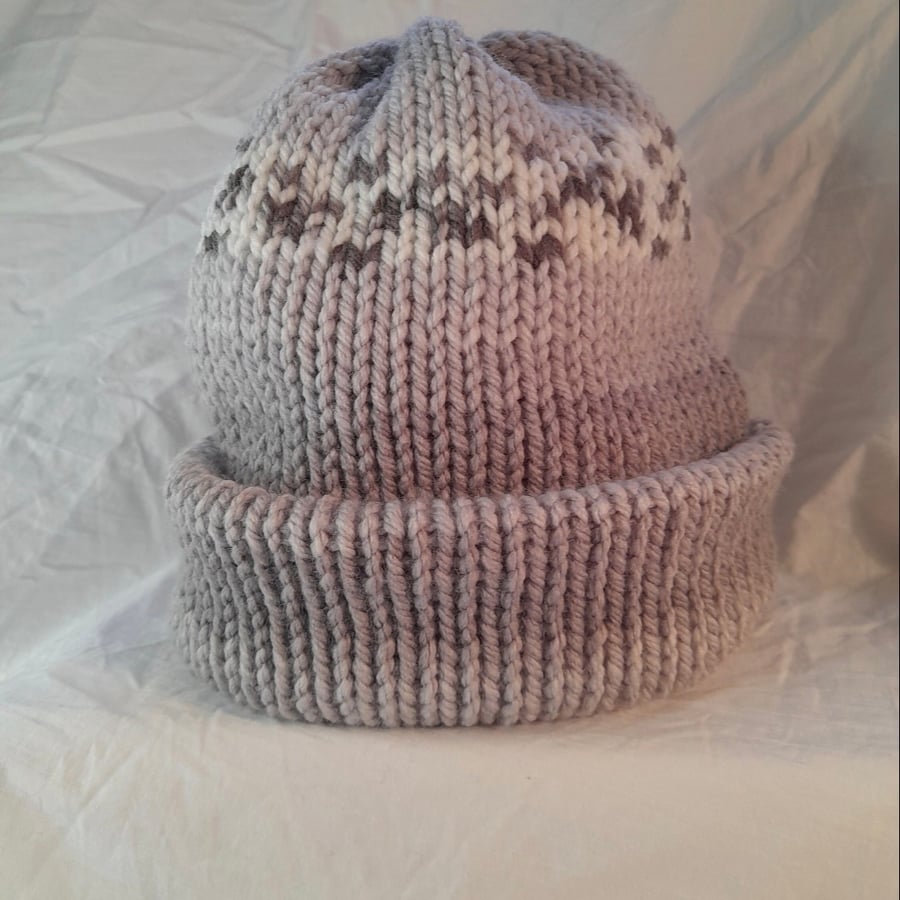Grey patterned knit beanie