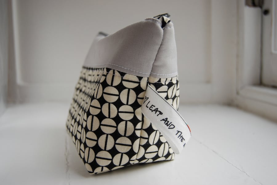  Monochrome padded zipped bag for make up (washable)