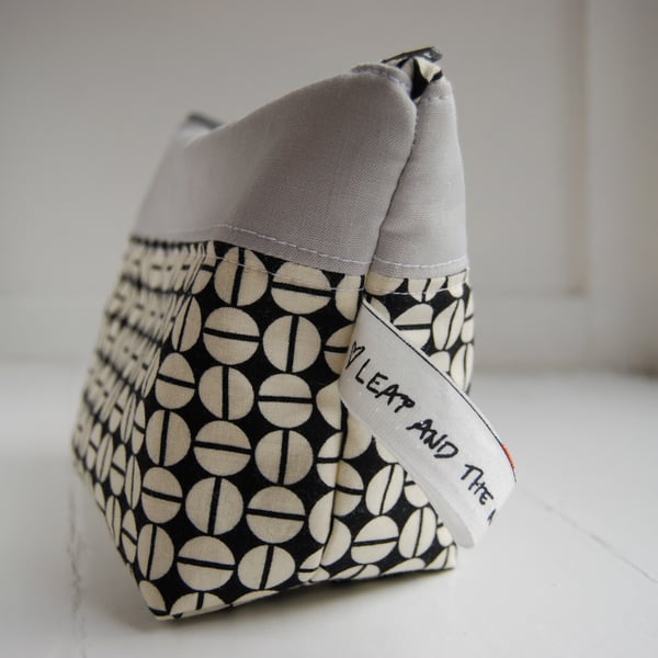  Monochrome padded zipped bag for make up (washable)