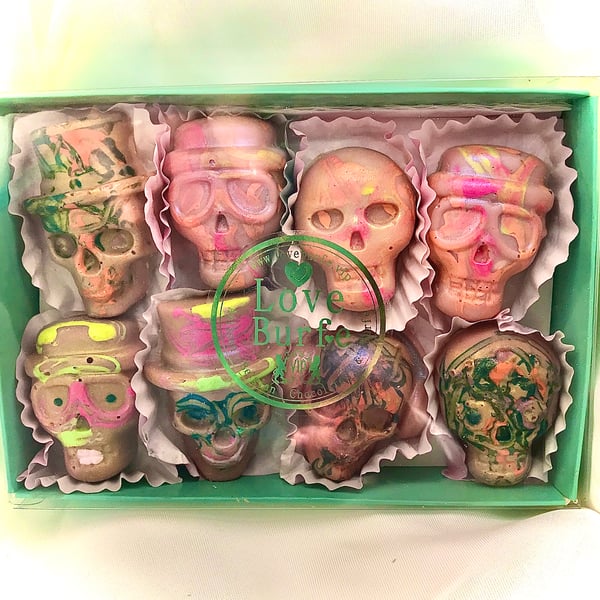 Luxary Artisan Belgian Chocolates HALLOWEEN SKULLS Hand Made  Gift Box of 8