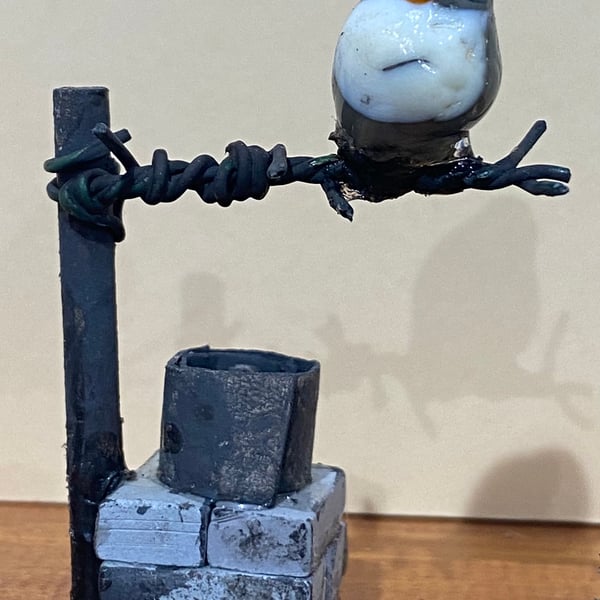 Lofty and Pals - Lamp work Pigeon Mini Diorama - Poor Reception