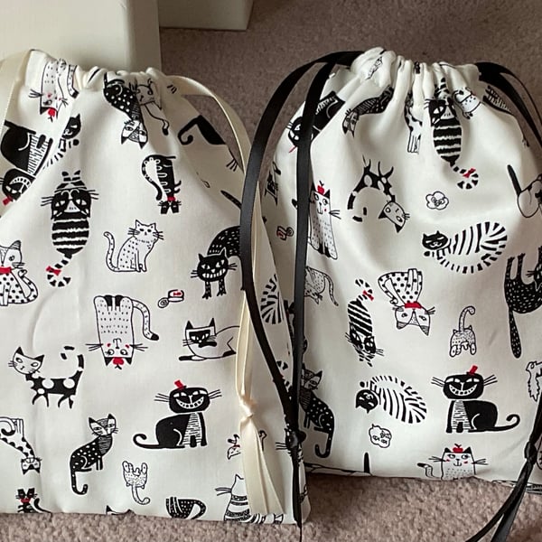Cat themed drawstring bag
