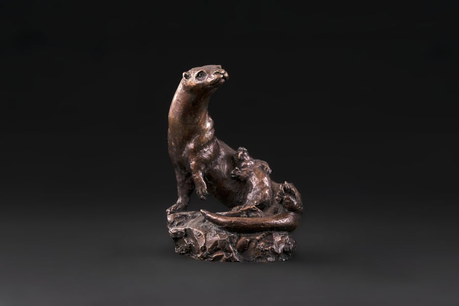Foundry Bronze Otter and Cub Animal Statue Small Bronze Metal Sculpture