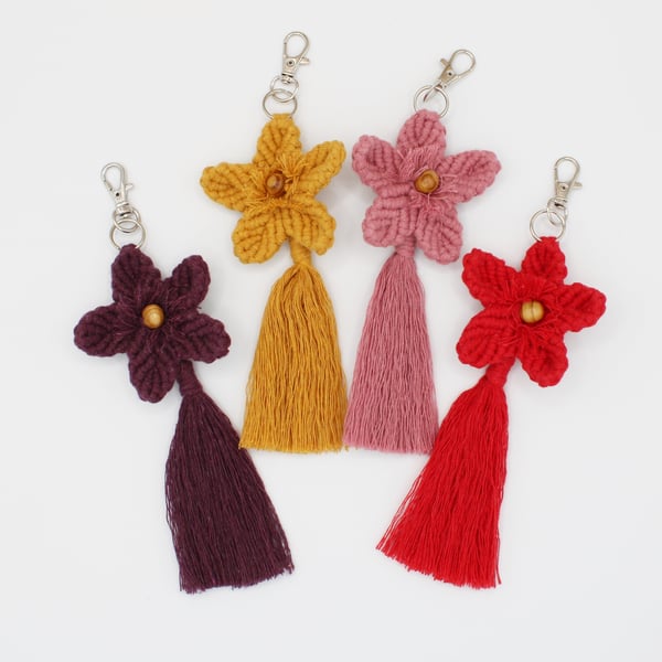 macrame flower keyrings, flower keyring, boho style