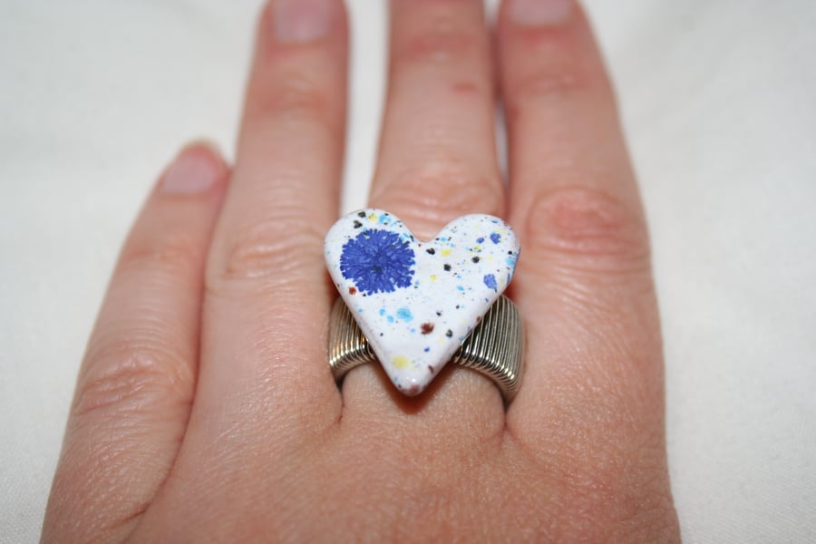 Handmade white & mixed (konfetti) coloured valentine heart shaped Ceramic ring 