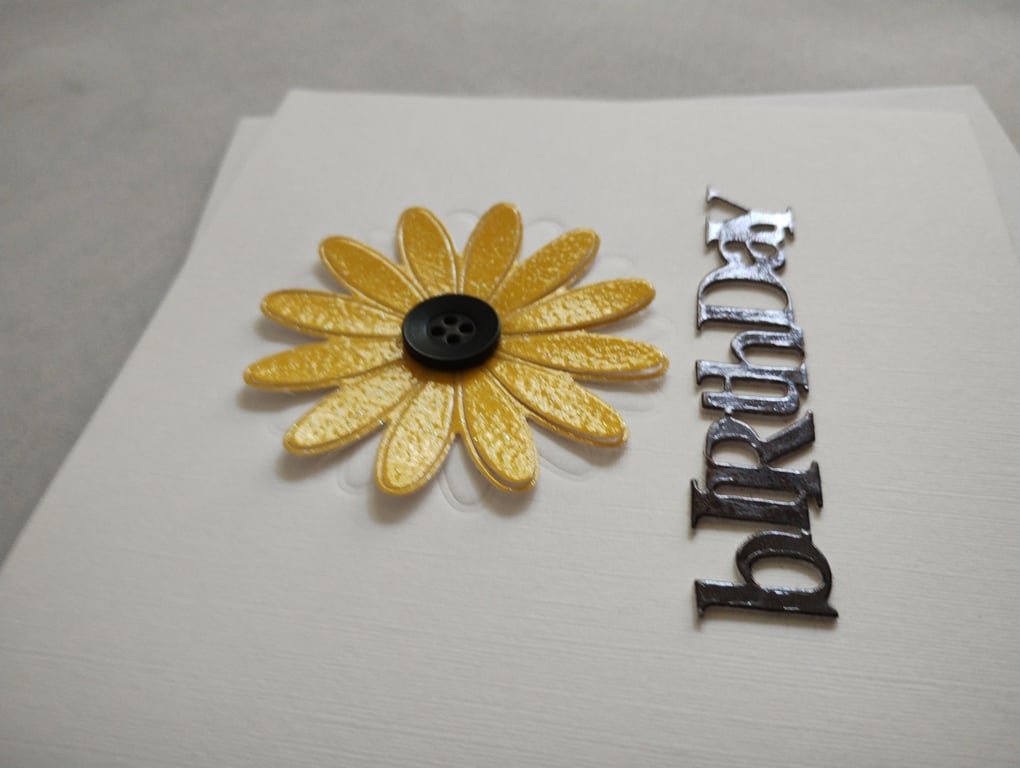 Yellow Daisy Button - Happy Birthday Card 