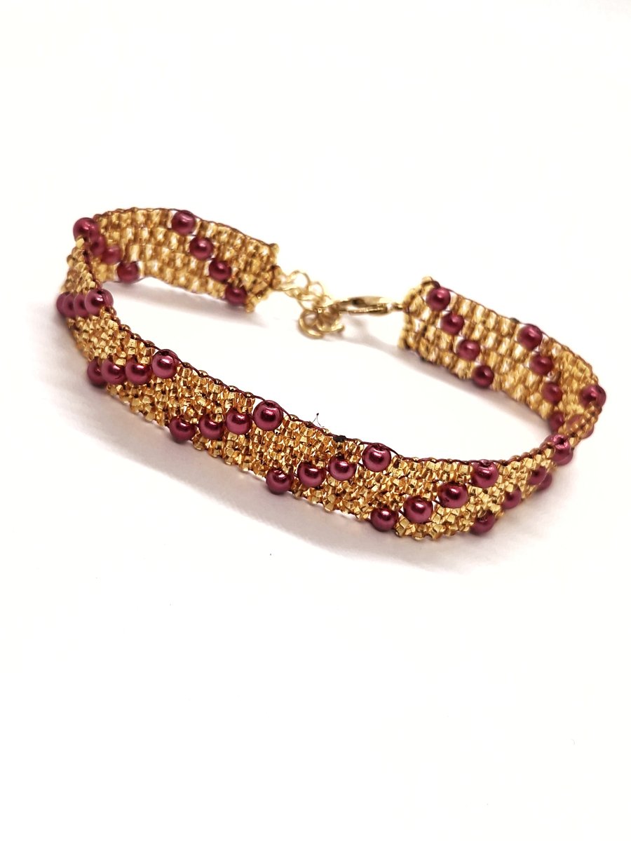 Glittering gold and scarlet red beaded bracelet
