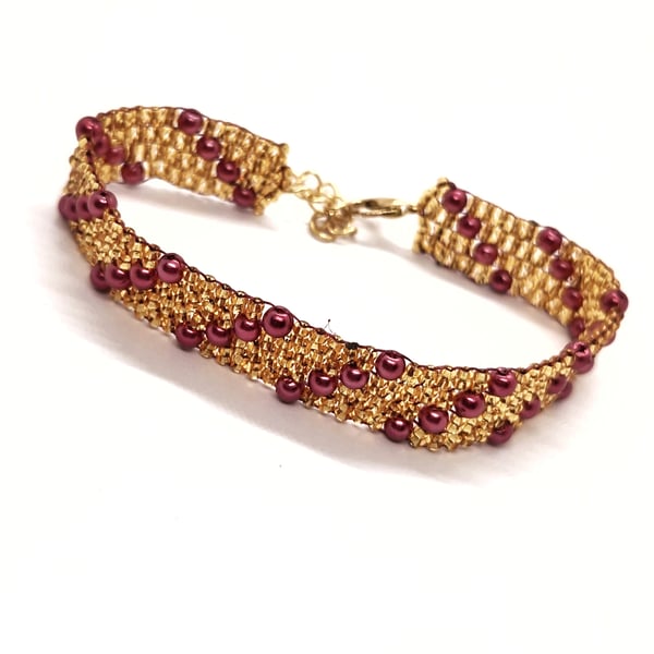 Glittering gold and scarlet red beaded bracelet