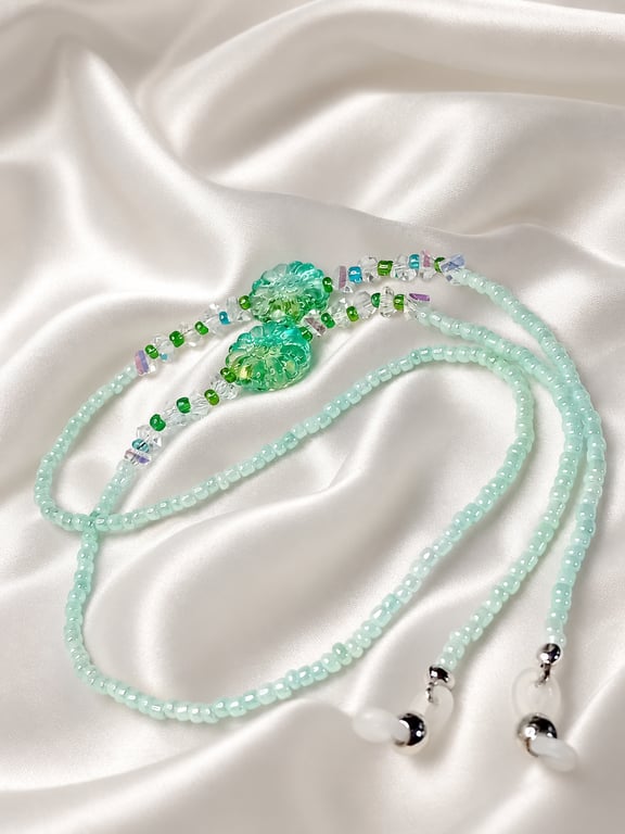 Pastel Green & Glass Eye Glass Chain